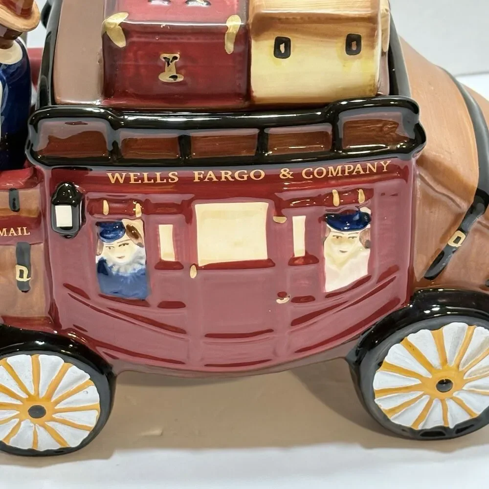 WELLS FARGO & COMPANY (U.S. MAIL) Stagecoach Ceramic COOKIE JAR (2011) READ